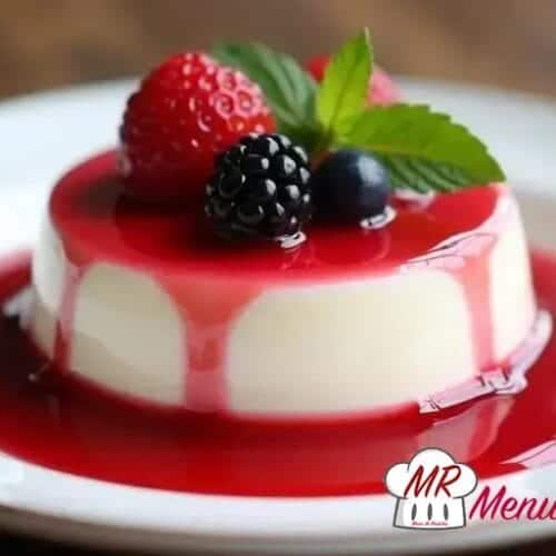 Panna cotta com calda de frutas