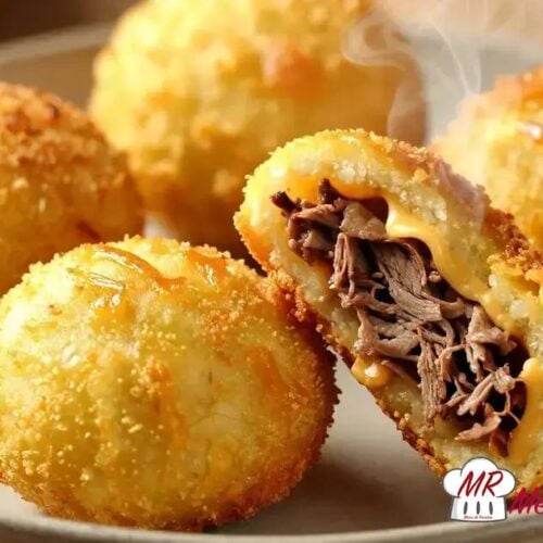 Bolinho de mandioca com carne seca