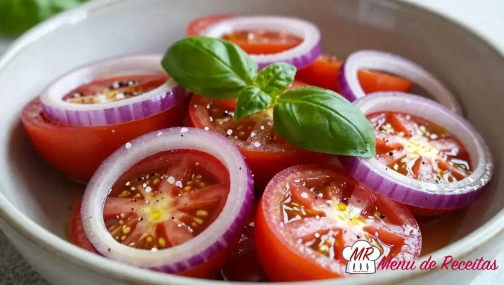 Salada de tomate e cebola