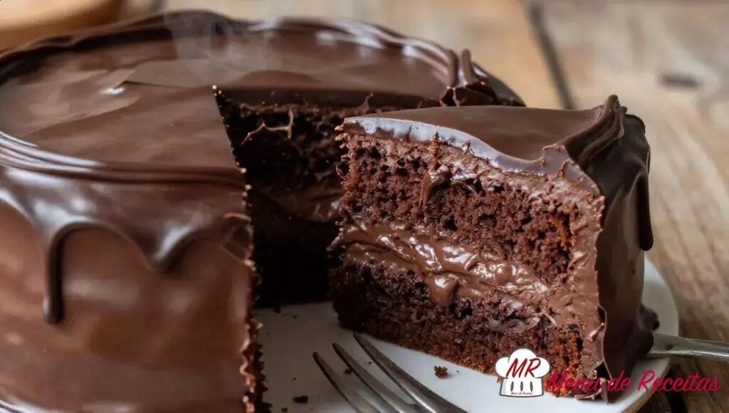 Bolo recheado de chocolate