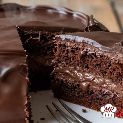 Bolo recheado de chocolate