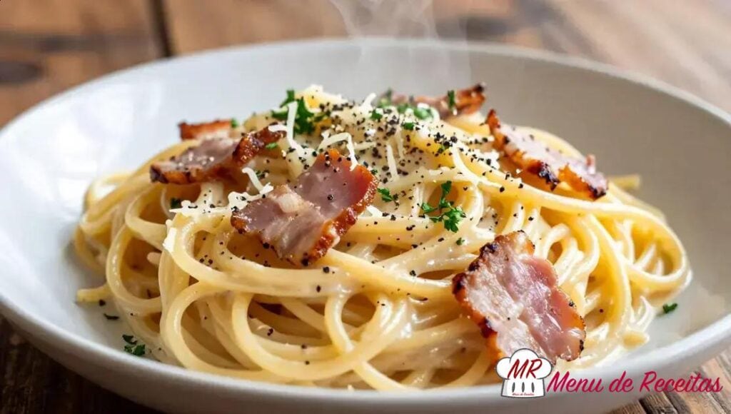 Espaguete à carbonara brasileira