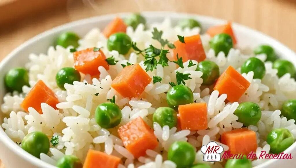 Arroz com ervilhas e cenoura