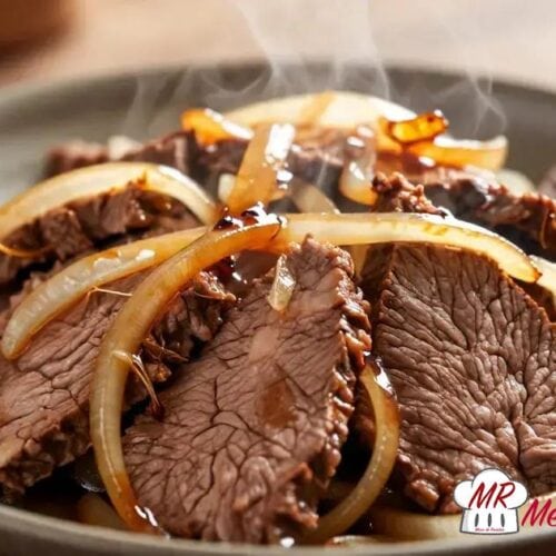Carne com cebola caramelizada