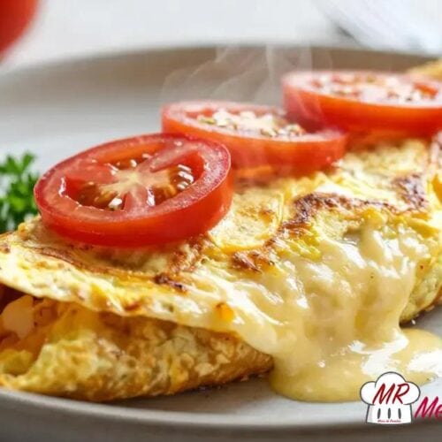 Omelete de queijo com tomate
