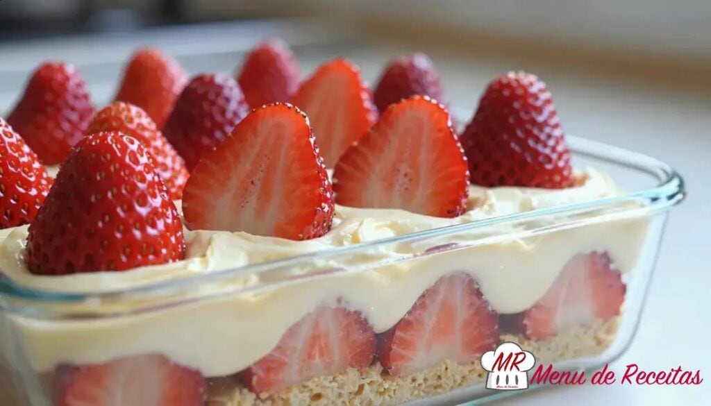Pavê de morango com creme