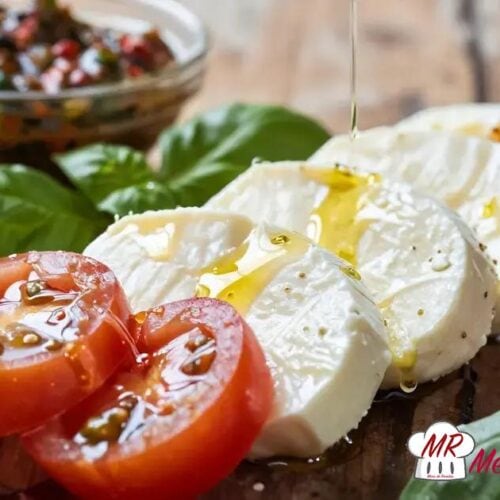 Salada caprese com pesto
