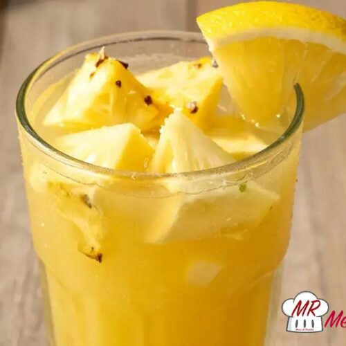 Suco de abacaxi com limão