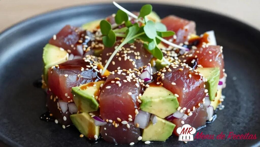 Tartar de atum com gergelim