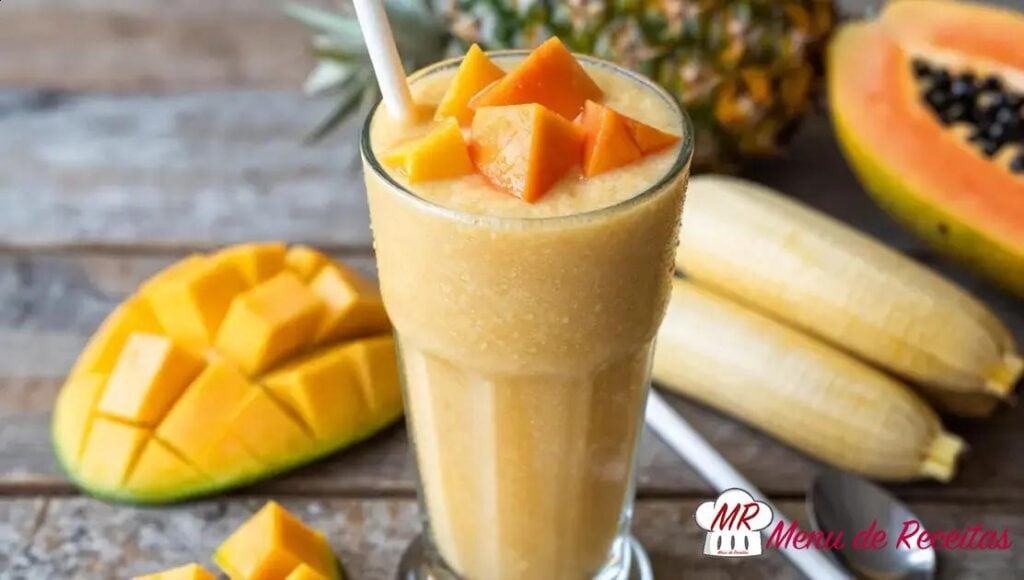 Vitamina de frutas tropicais