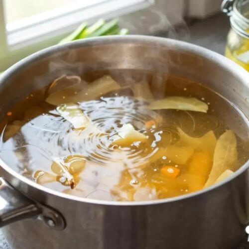Caldo de legumes caseiro